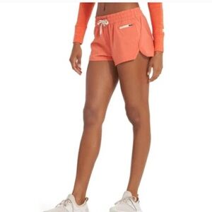 VUORI coral clementine shorts. SIZE MEDIUM